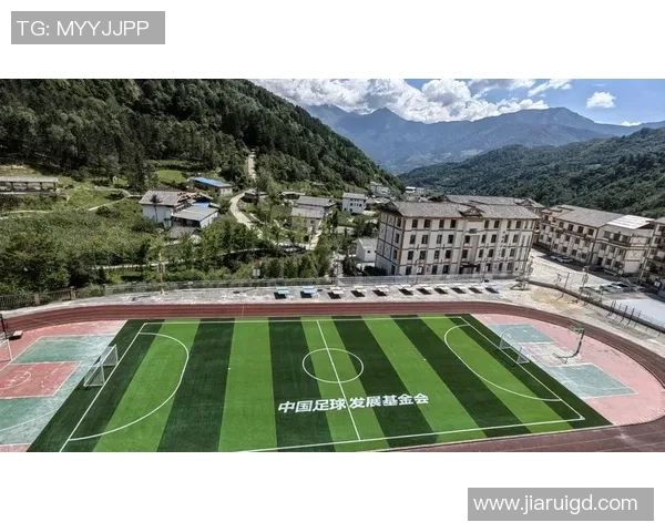 石膏娃娃演绎绿茵传奇以球星精神点亮足球梦想